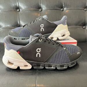 On Running Cloudflyer Black Grey White